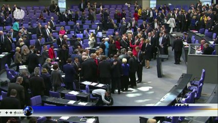 Les députés allemands débloquent les aides à la Grèce