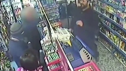 ¡Repele un asalto con un bate de béisbol!