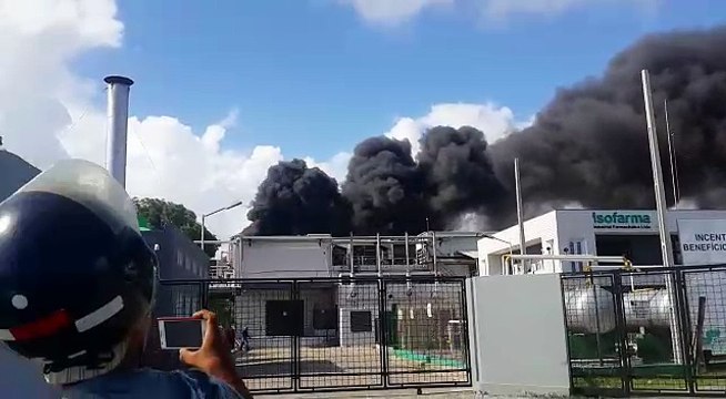 Principio de incêndio atinge farmácia