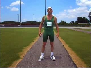 Pub Sneaux avec Steve-O (Saut en longueur)