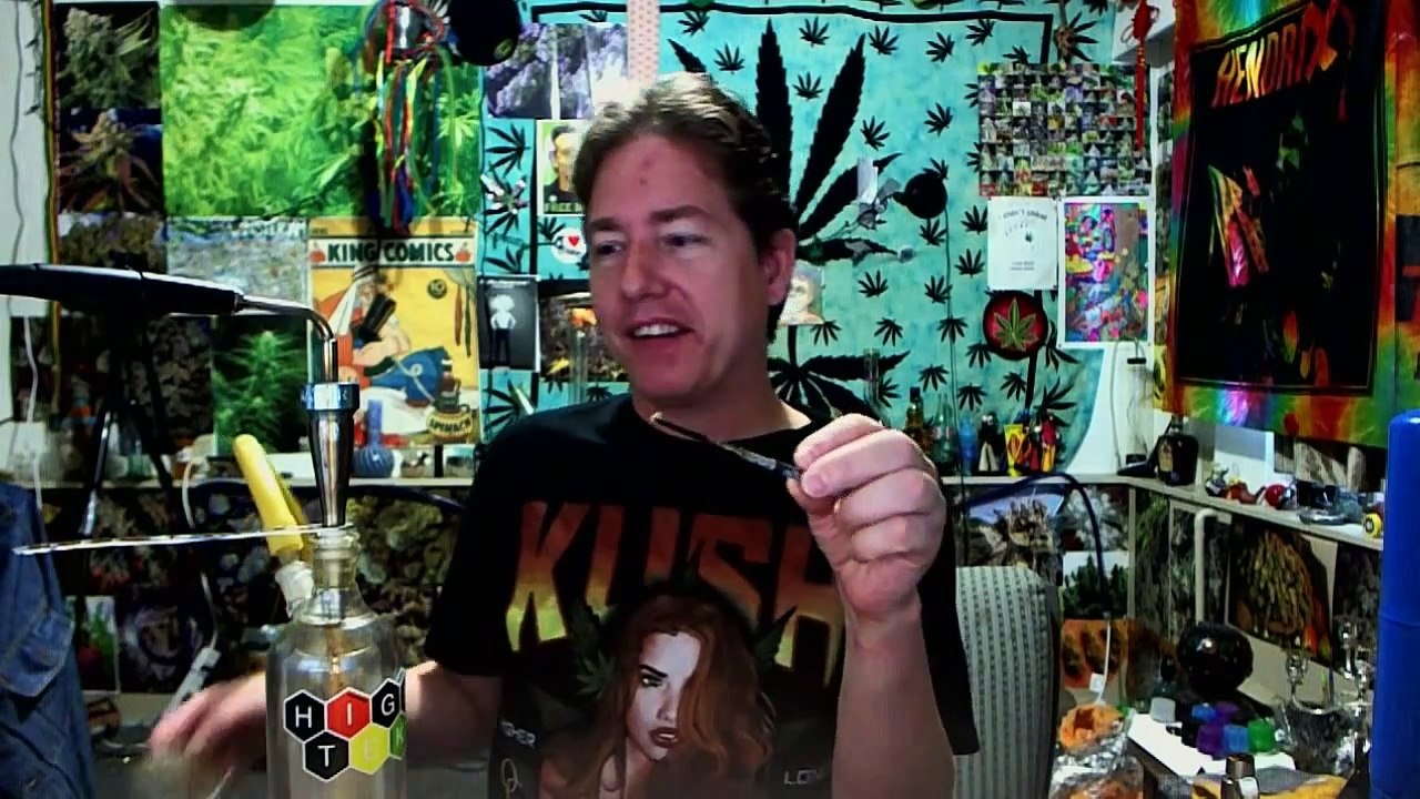 How does Marijuana Man™ white out his cam after every hit?