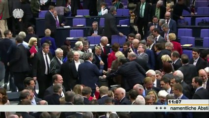 Deputados alemães aprovam estender ajuda à Grécia