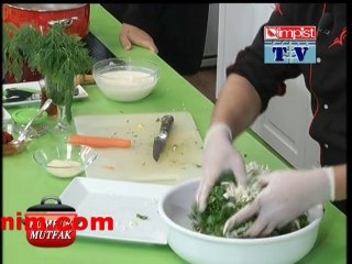 MAYDANOZLU DERE OTLU LAHANA SALATASI