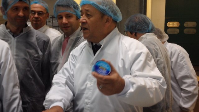 Jean-Yves Le Drian visite les entreprises Hénaff