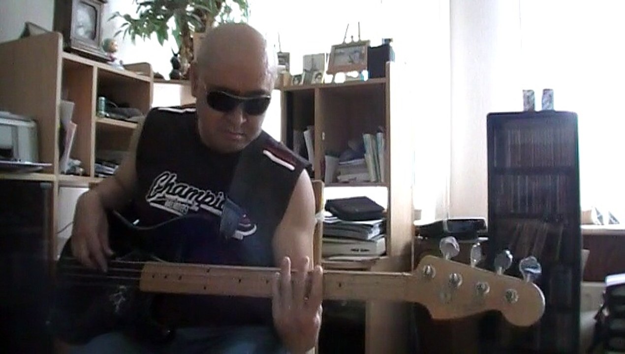La Isla Bonita Madonna Bass cover Bob Roha