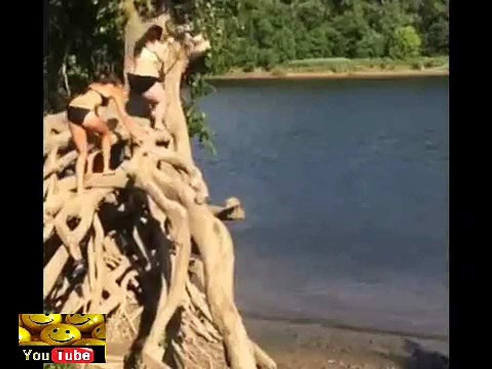FAIL..chica se lanza al agua con una cuerda