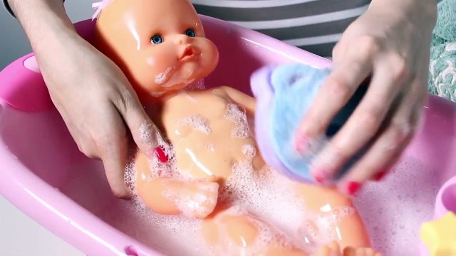 Baby Doll Bathtime Nenuco Baby Girl Change Diaper How to Bath a Baby Toy Videos