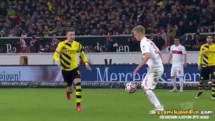 Stuttgart Taraftarının Hata Yapan Genç Oyuncuyu Teselli...