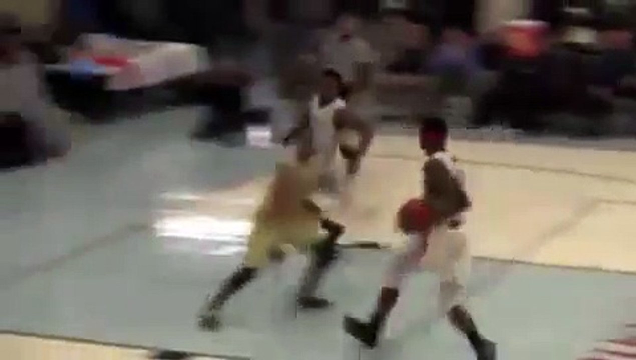 Carlton Bragg dunk