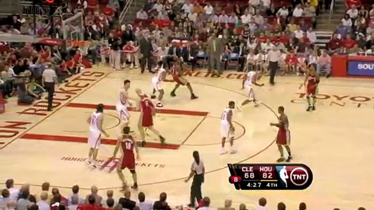 Yao Ming block on Lebron James!!!! [HD]