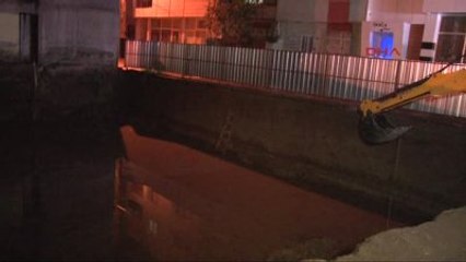 İzmir - Temel Kazısı Sırasında Çökme Olan 2 Bina Boşaltıldı