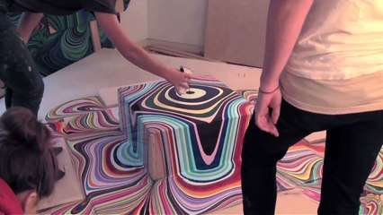 Peinture s'écoule en time-lapse