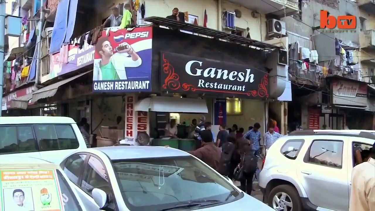 amazing watch n share ان بھائی صاحب کا ہاتھ کہیں لوہے کا تو نہیں