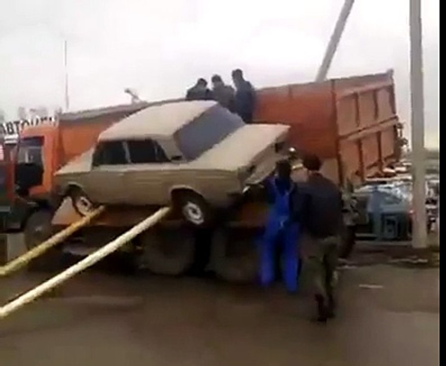 pathan s unloading a car hahahahhaha must watch