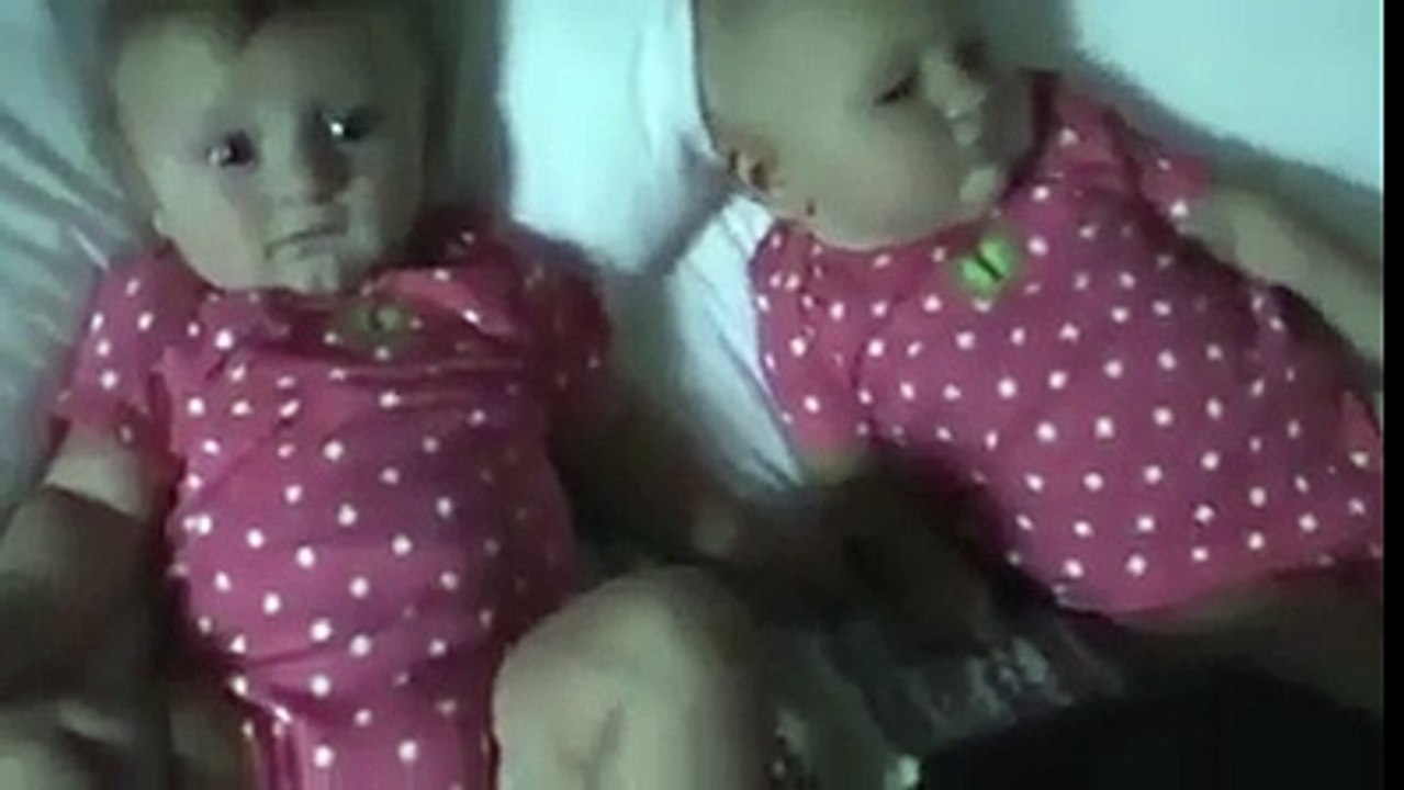 baby laugh - funny video - www.100motion.com