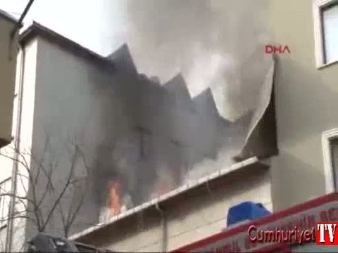 Evlerinin yanışını gözyaşları içinde izlediler