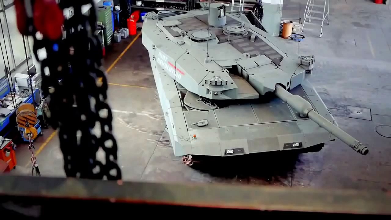 Leopard 2  MBT Revolution