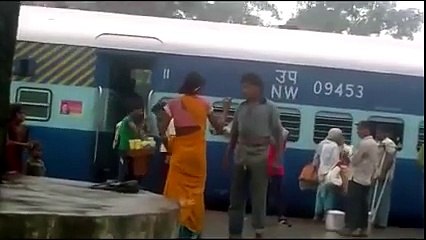 Il engueule une femme publiquement, mais la suite vous laissera sans mot. Regardez