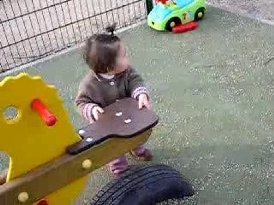 Ava au parc 1