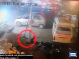 Dunya News - Karachi: Dunya News obtains CCTV footage of street criminal looting locals