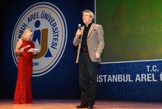 Dün Cumhurbaşkanı'na Hakaretten İfadesi Alınan Can Dündar Hakarete Yine Devam Etti