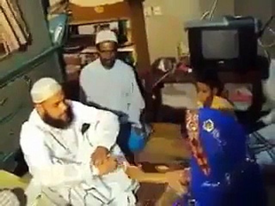 Watch What This Peer Is Doing with Women and Men Openly, Really Shameful