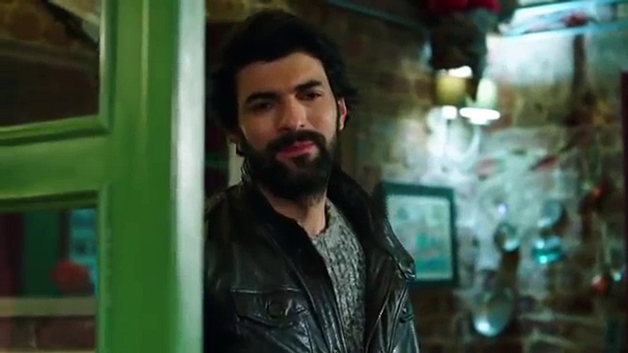 Kara Para Aşk -   Ayda Mosharraf - Boğaz'da Yangın Var