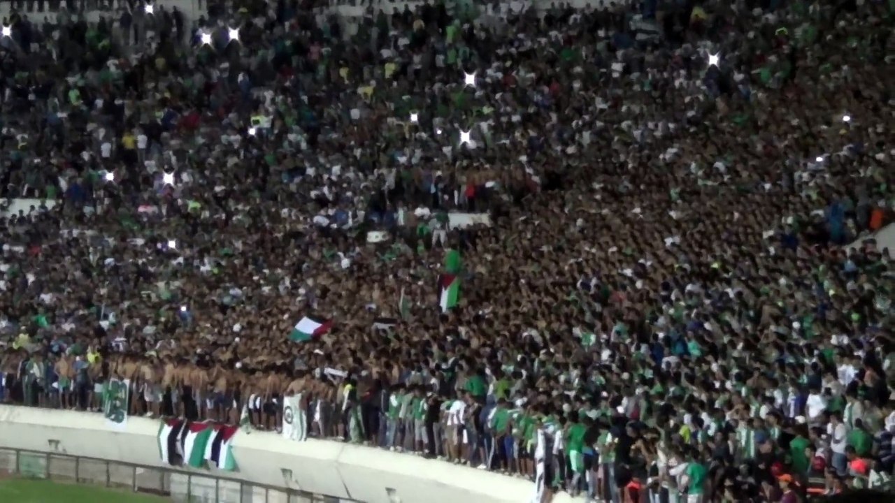 Football_Chant de Supporter impressionant !!