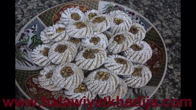 غريبة الجنجلان مع شرح طريقة التزيين Gâteau de sésame