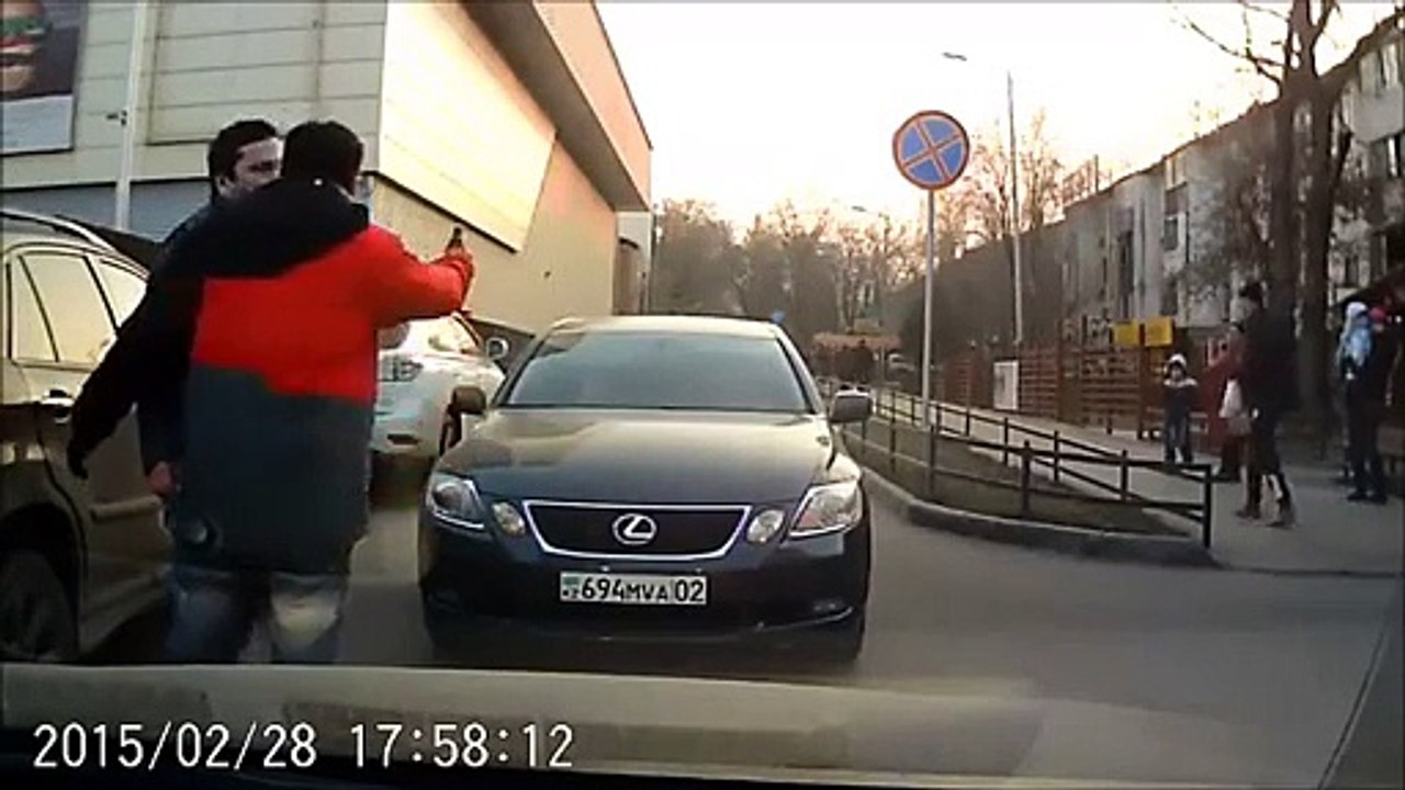 Быдло на Лексусе