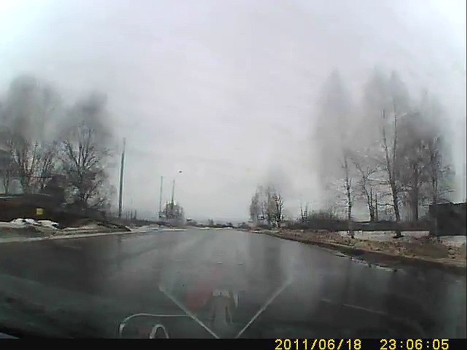 Не вписался в поворот - ДТП в Рыбинске