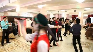 Afgani Hot Girl Dance With Pashto song 2015_ Raghlo Os Da Shano Khalo Doran