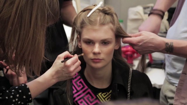 Les cheveux du défilé Emilio Pucci par Eugene Souleiman