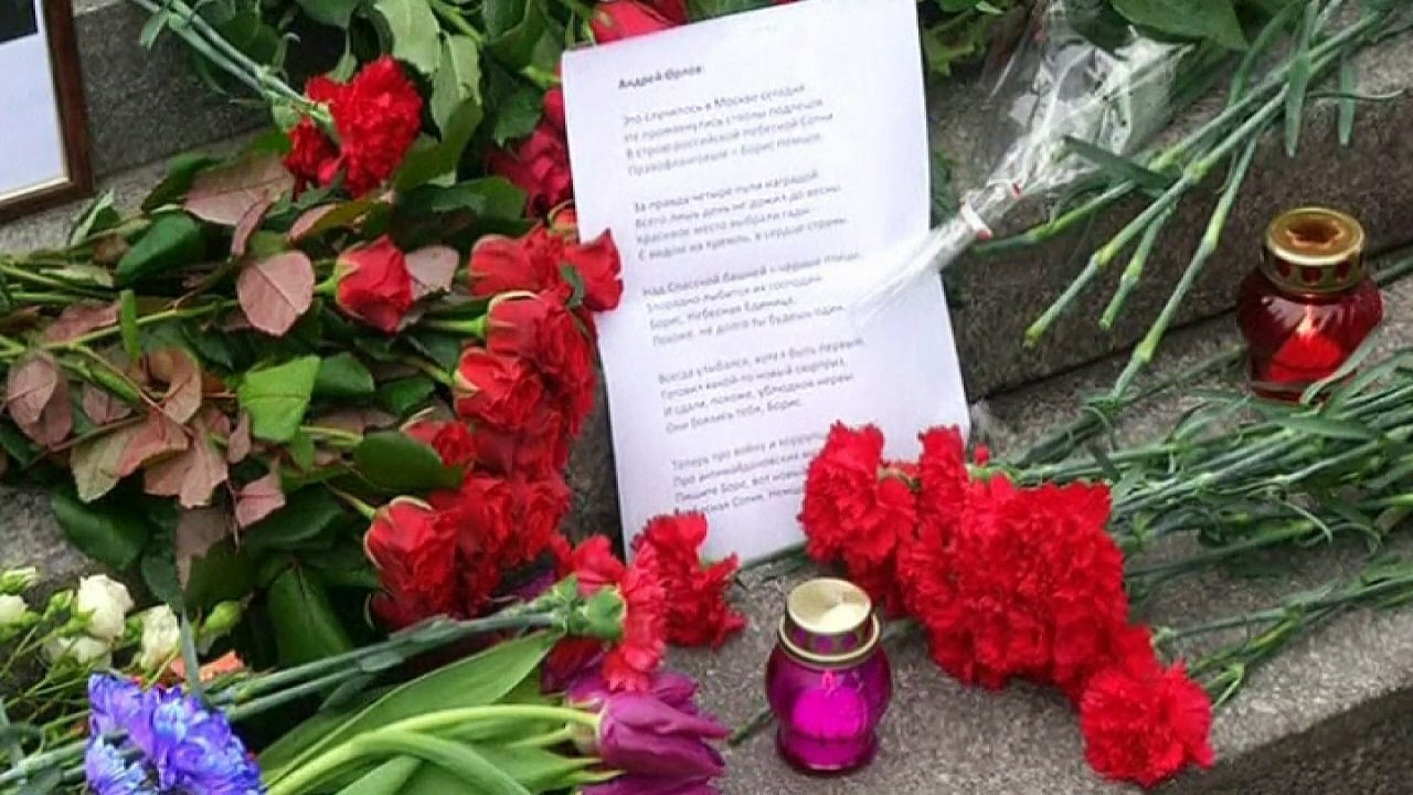 Ukrainians mourn slain Putin critic Nemtsov