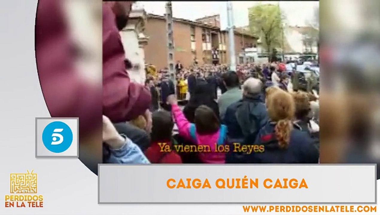 Caiga Quien Caiga entrega las gafas del programa al Rey Juan Carlos