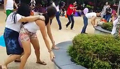 ballons breakin by chines