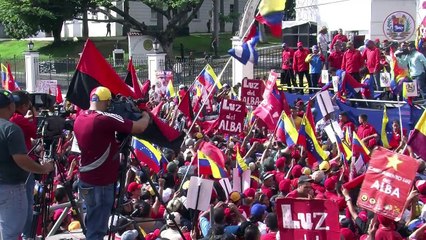 فنزويلا تفرض تأشيرات دخول على الاميركيين وتقلص طاقم السفارة