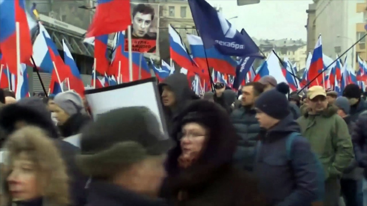 A Moscou, des milliers de Russes rendent hommage à Boris Nemtsov