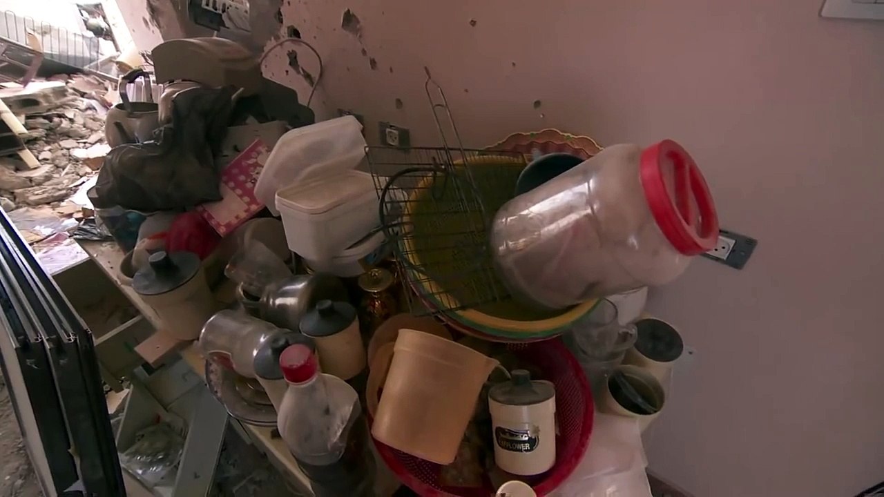 Gaza residents return to ruined homes - BBC News