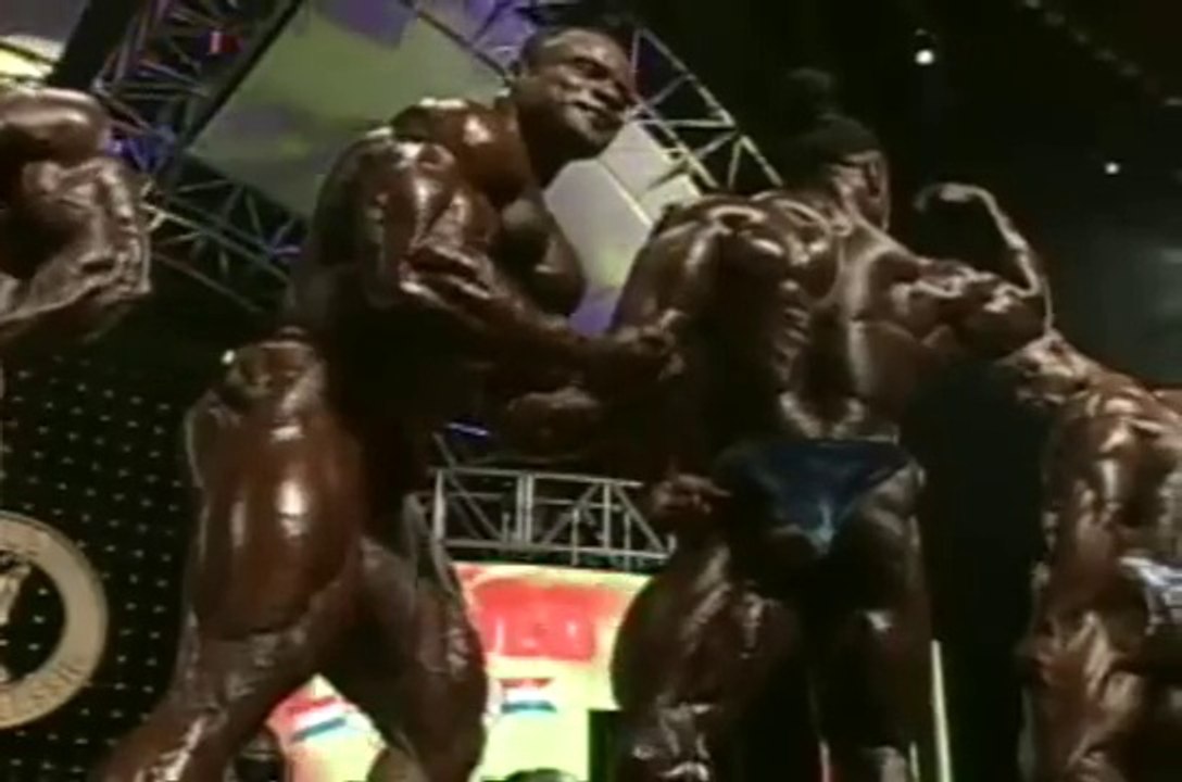 ▶ 2009 Arnold Classic Posedown