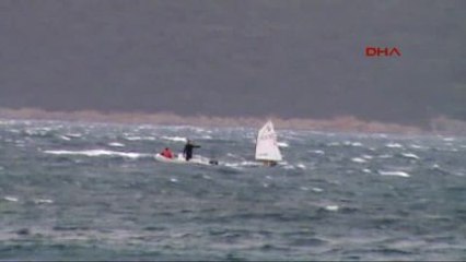 Bodrum - Kuvvetli Rüzgara Yakalanan Milli Optimistlerin Zor Anları