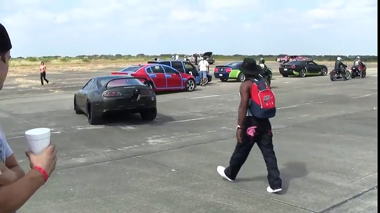 Crazy Supra MKIV goes 200+ MPH!!