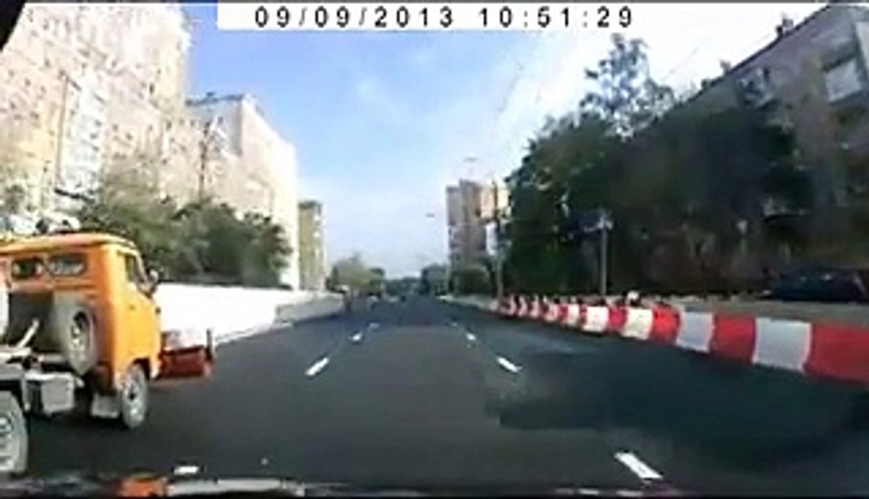 Driver Incredibly Avoids Accident