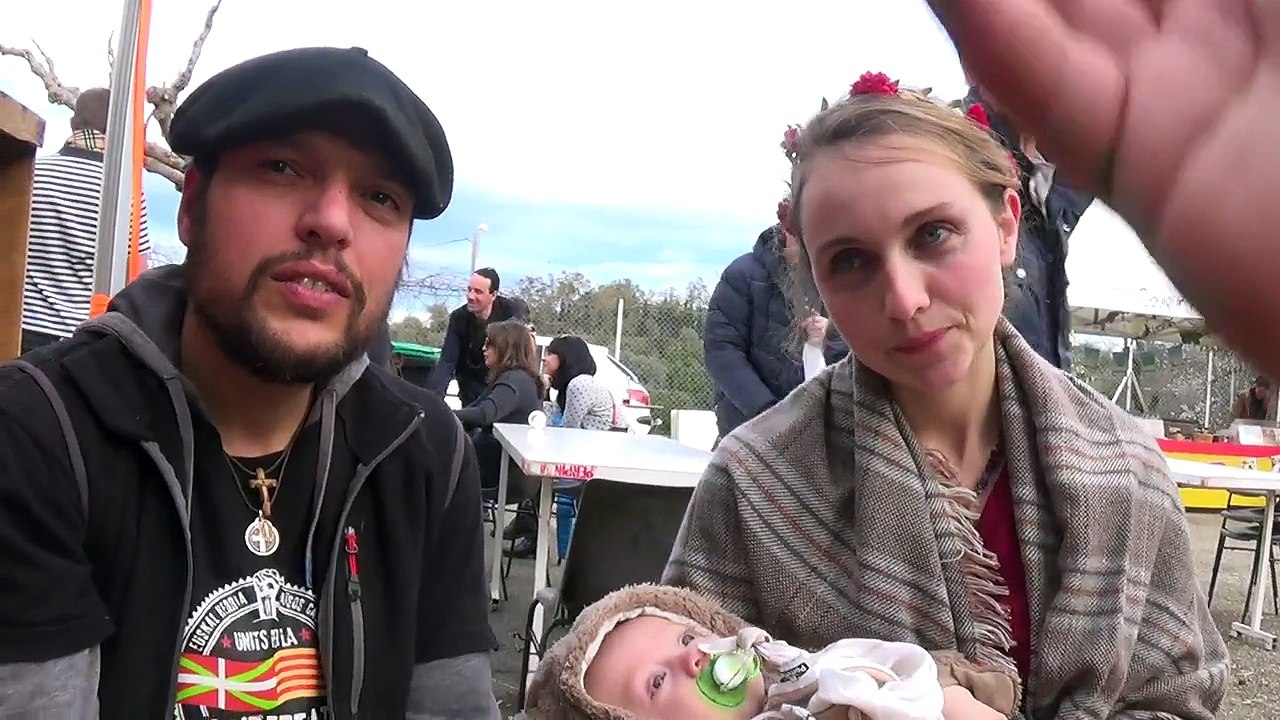 Nicolas Miralles éleveur de vaches des Albéres à Argeles-sur-mer interview au marché slowfood de Château-Roussillon par Nicolas Caudeville