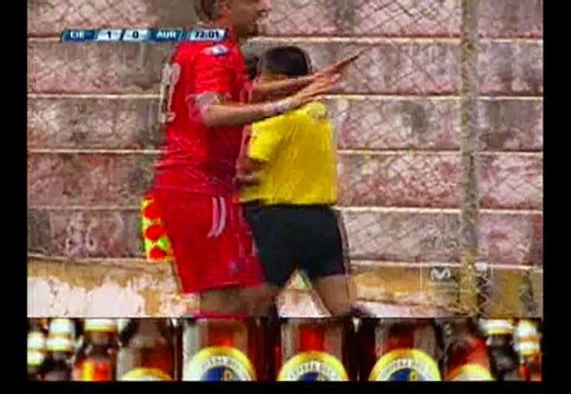 Cienciano vs. Juan Aurich: Luis Tejada abandonó el campo en pleno partido