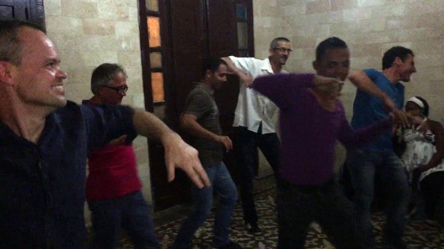 Regalez vous les filles Show Reggaeton garçons Fete Final Stage Salsa à Cuba 2015l