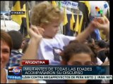 Miles de argentinos acompañan a Cristina Fernández afuera del congreso