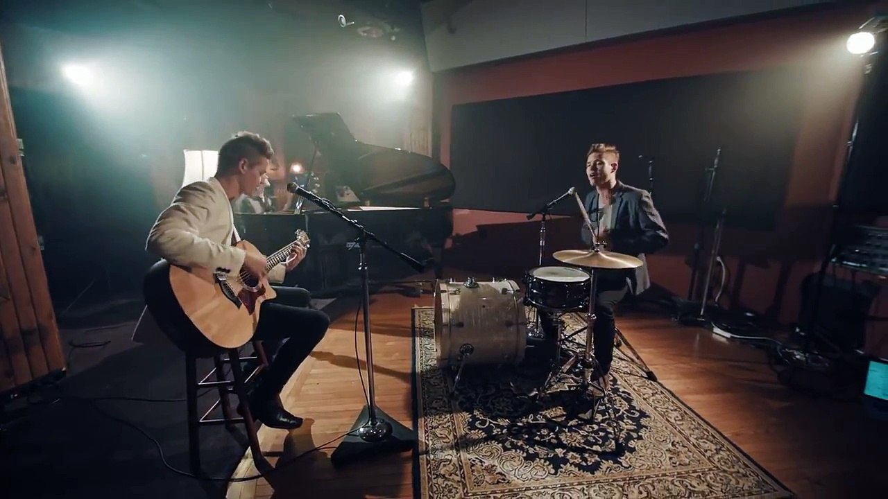 'Sunday Morning' - Maroon 5 - George Twins Cover.