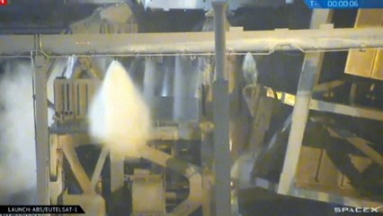 Spectacular night-time launch for rocket