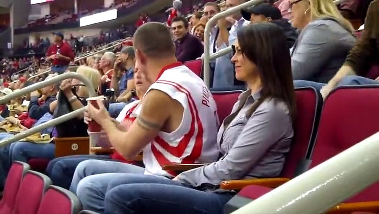 Boy gets slapped by his girlfriend ... See the outcome!